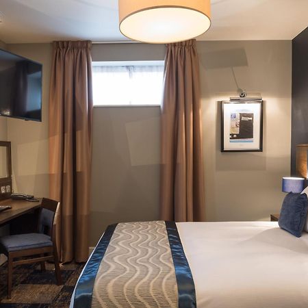 The John Russell Fox Wetherspoon Hotell Andover Exteriör bild