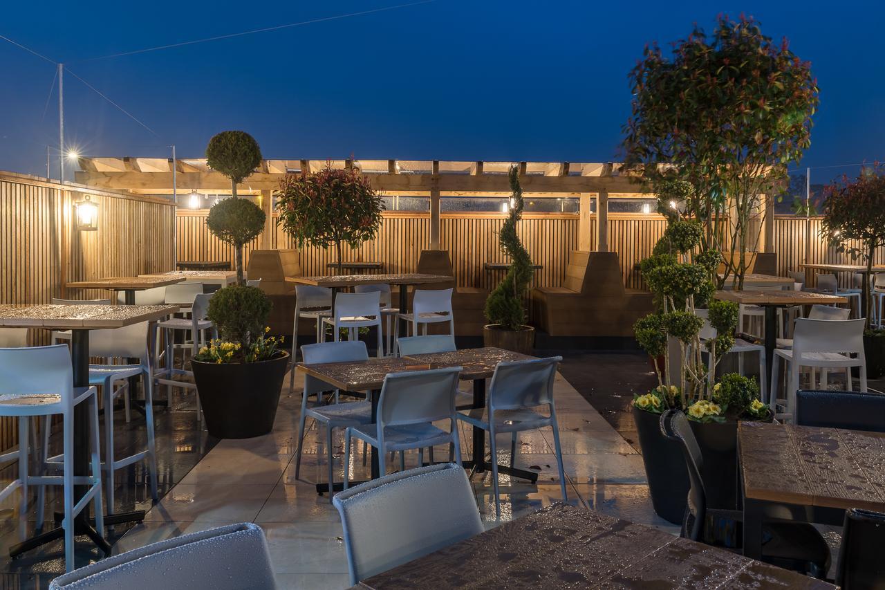 The John Russell Fox Wetherspoon Hotell Andover Exteriör bild