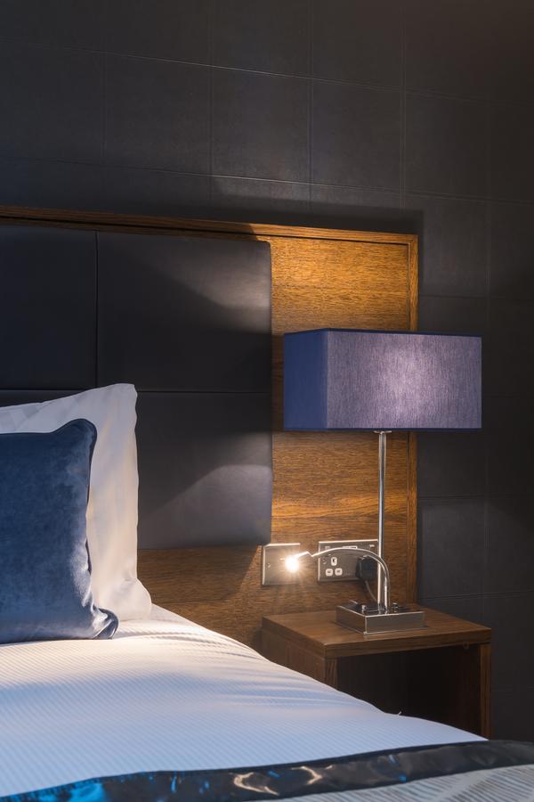 The John Russell Fox Wetherspoon Hotell Andover Exteriör bild