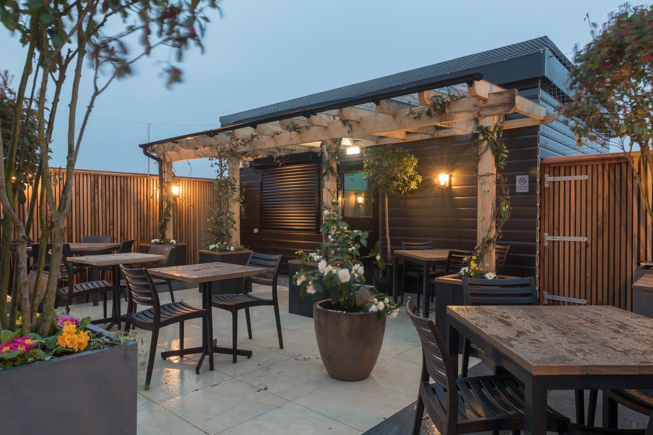 The John Russell Fox Wetherspoon Hotell Andover Exteriör bild