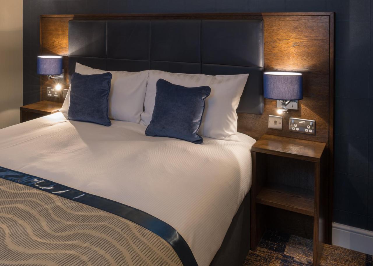 The John Russell Fox Wetherspoon Hotell Andover Exteriör bild
