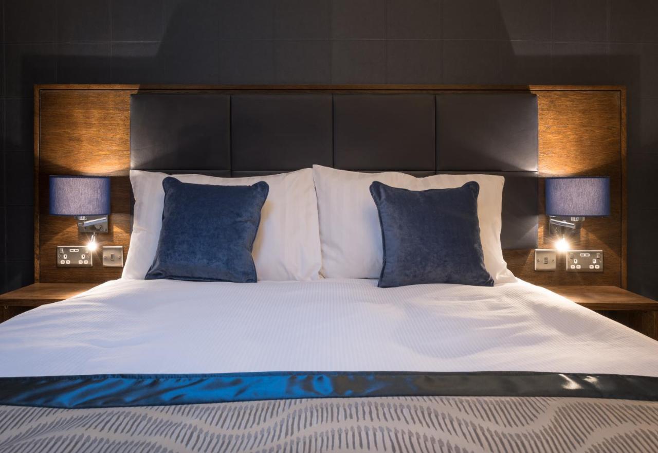 The John Russell Fox Wetherspoon Hotell Andover Exteriör bild